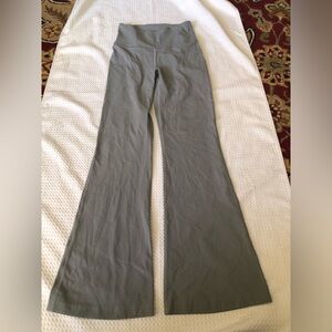 Sold not available !! Women's lululemon  Flared Pants 6 inseam 28